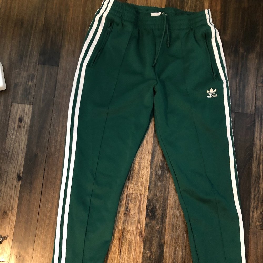 ADIDAS 3-Stripes Green Joggers with Pockets